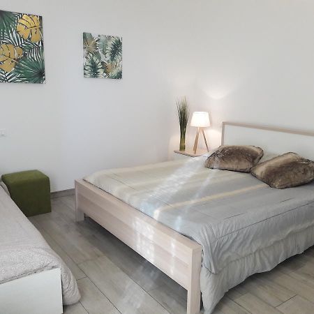 Villaggio Esmera Десенцано дел Гарда Екстериор снимка