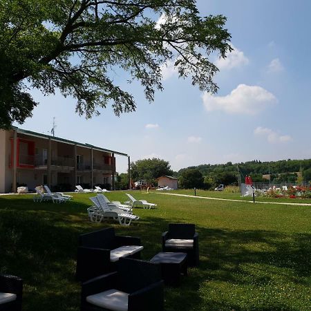 Villaggio Esmera Десенцано дел Гарда Екстериор снимка