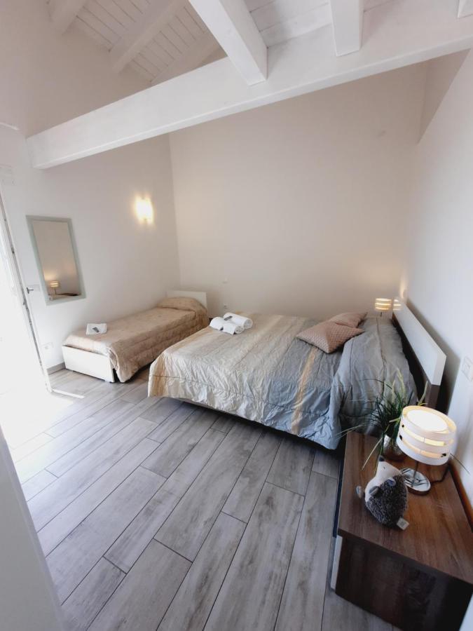 Villaggio Esmera Десенцано дел Гарда Екстериор снимка