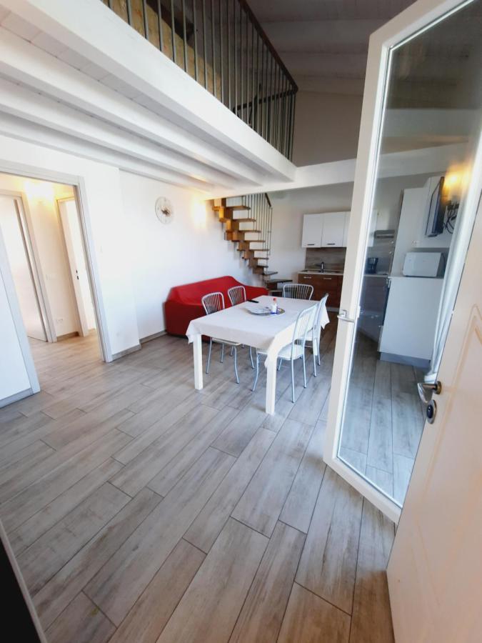Villaggio Esmera Десенцано дел Гарда Екстериор снимка