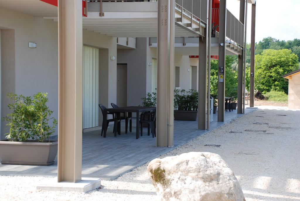 Villaggio Esmera Десенцано дел Гарда Екстериор снимка