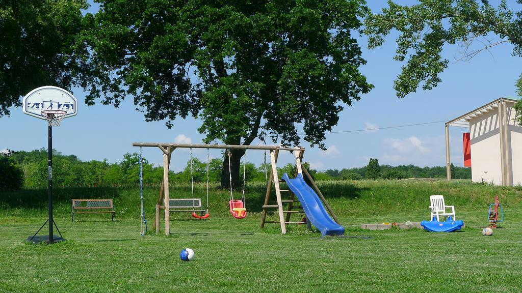 Villaggio Esmera Десенцано дел Гарда Екстериор снимка