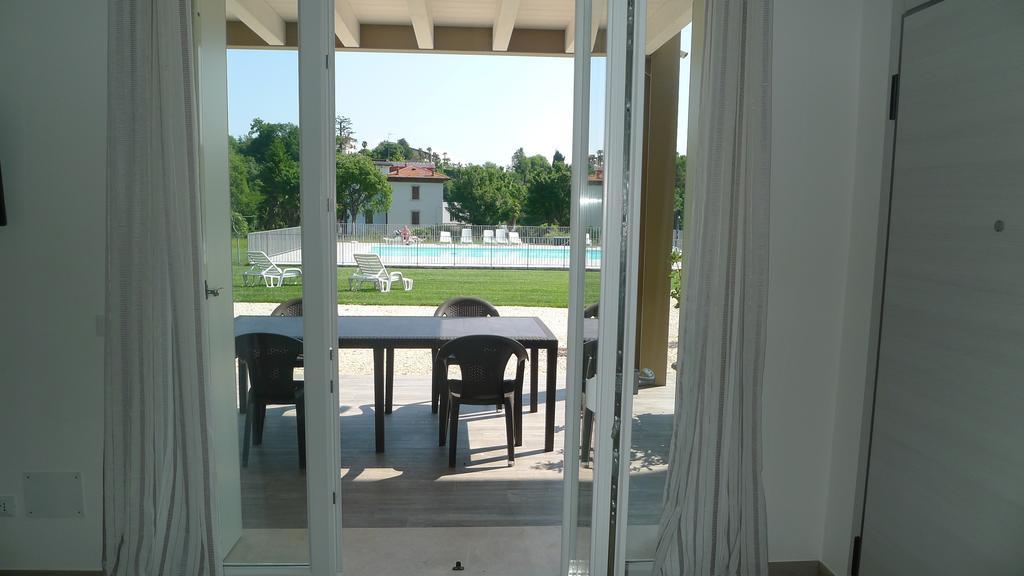 Villaggio Esmera Десенцано дел Гарда Екстериор снимка