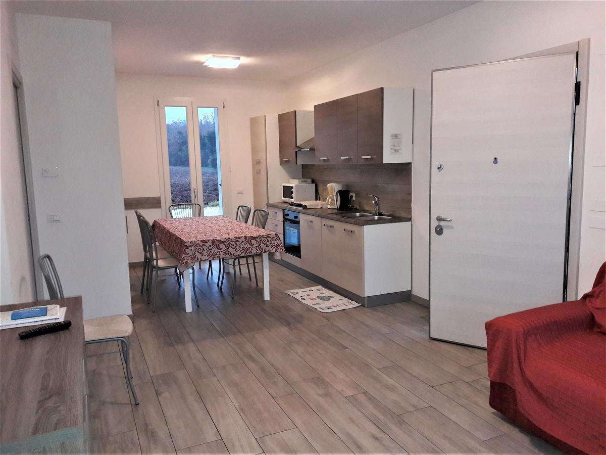 Villaggio Esmera Десенцано дел Гарда Екстериор снимка