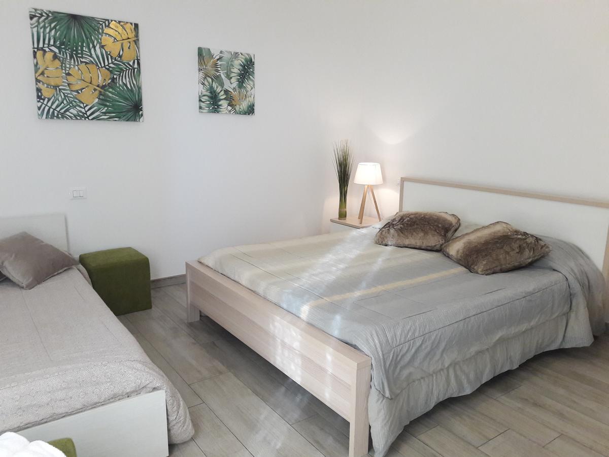 Villaggio Esmera Десенцано дел Гарда Екстериор снимка