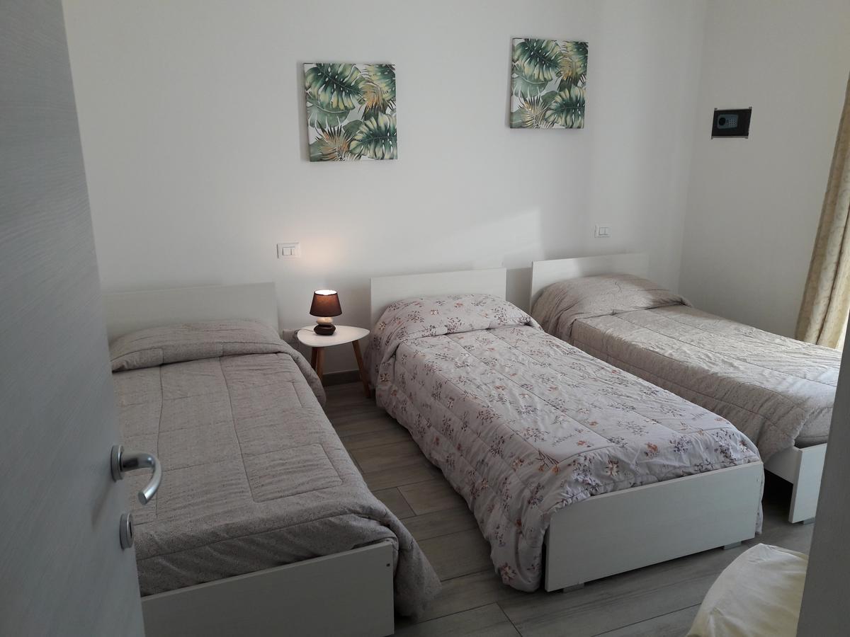Villaggio Esmera Десенцано дел Гарда Екстериор снимка