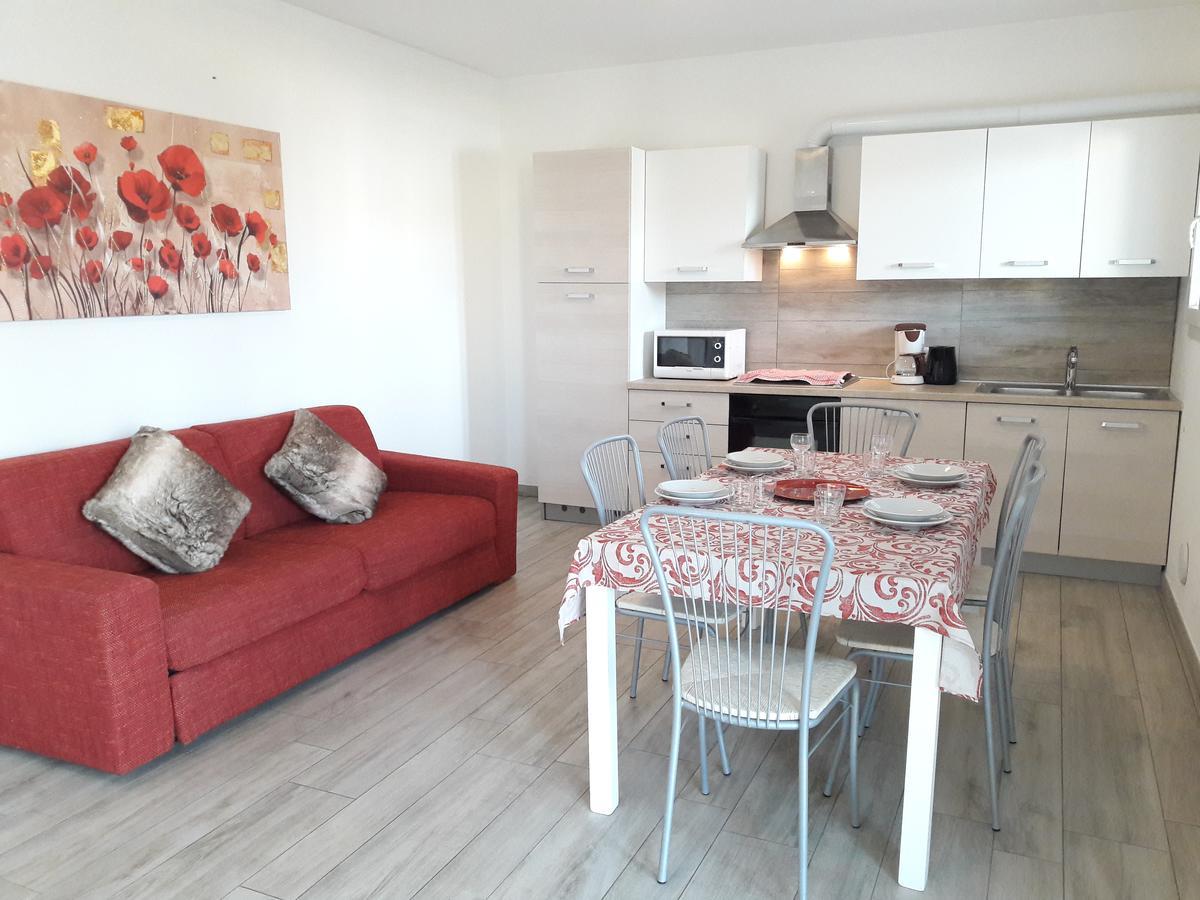 Villaggio Esmera Десенцано дел Гарда Екстериор снимка