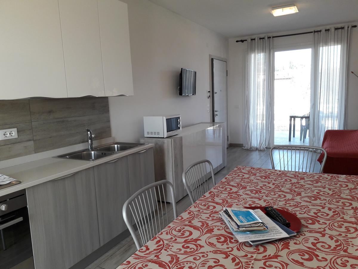 Villaggio Esmera Десенцано дел Гарда Екстериор снимка