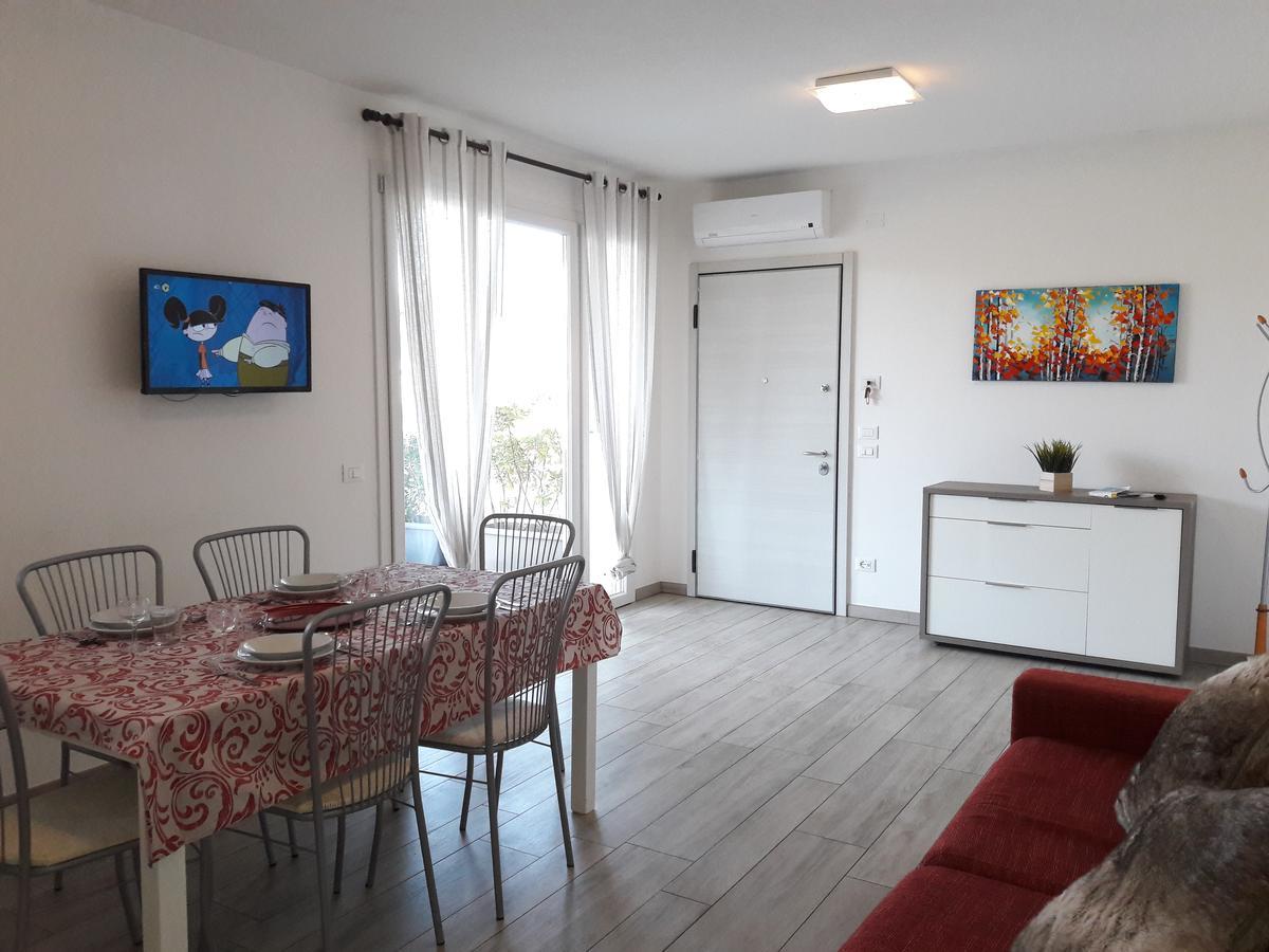 Villaggio Esmera Десенцано дел Гарда Екстериор снимка